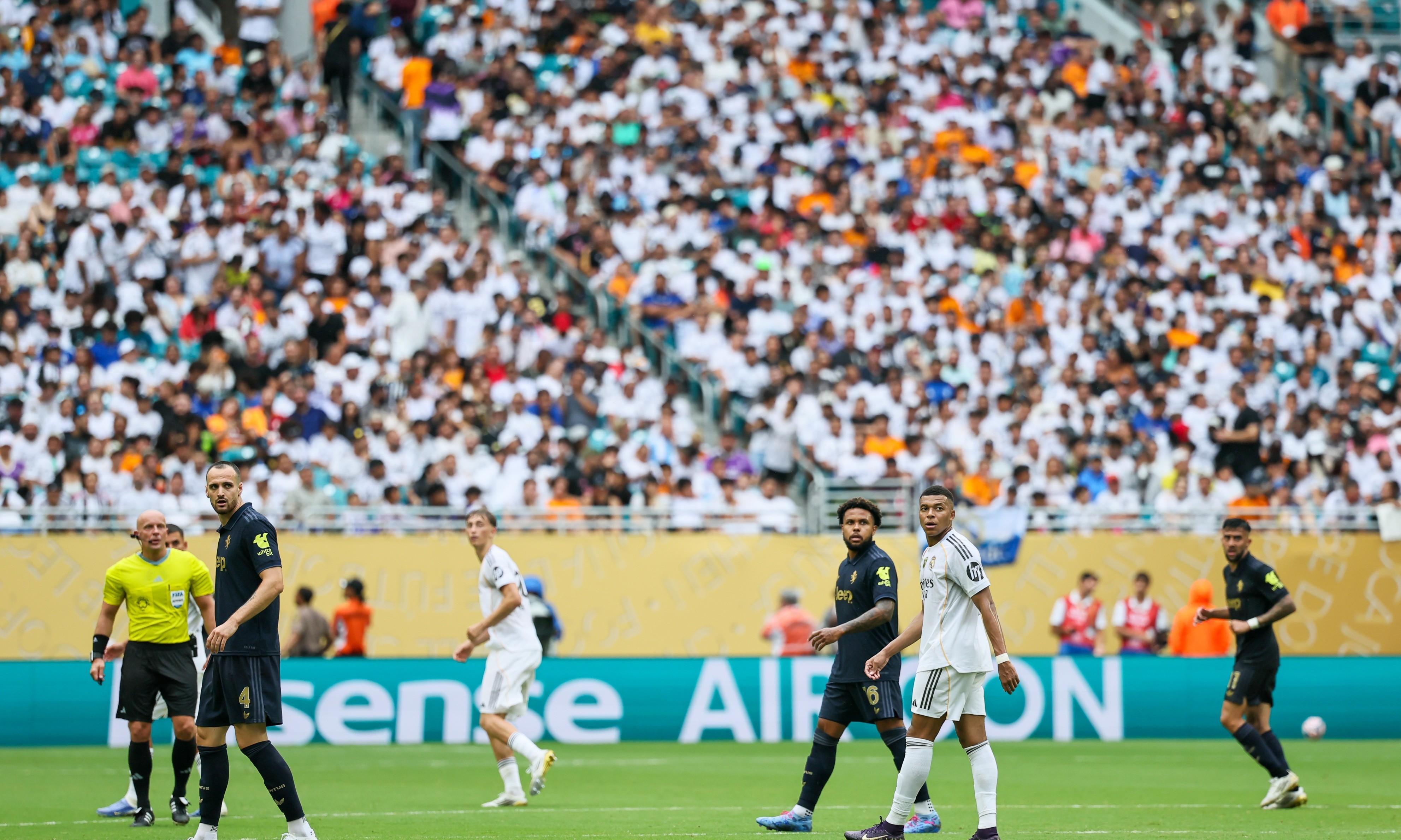 乐动体育官网 - 姆巴佩迎来三赛季高光表现，巴塞罗那球迷沸腾！