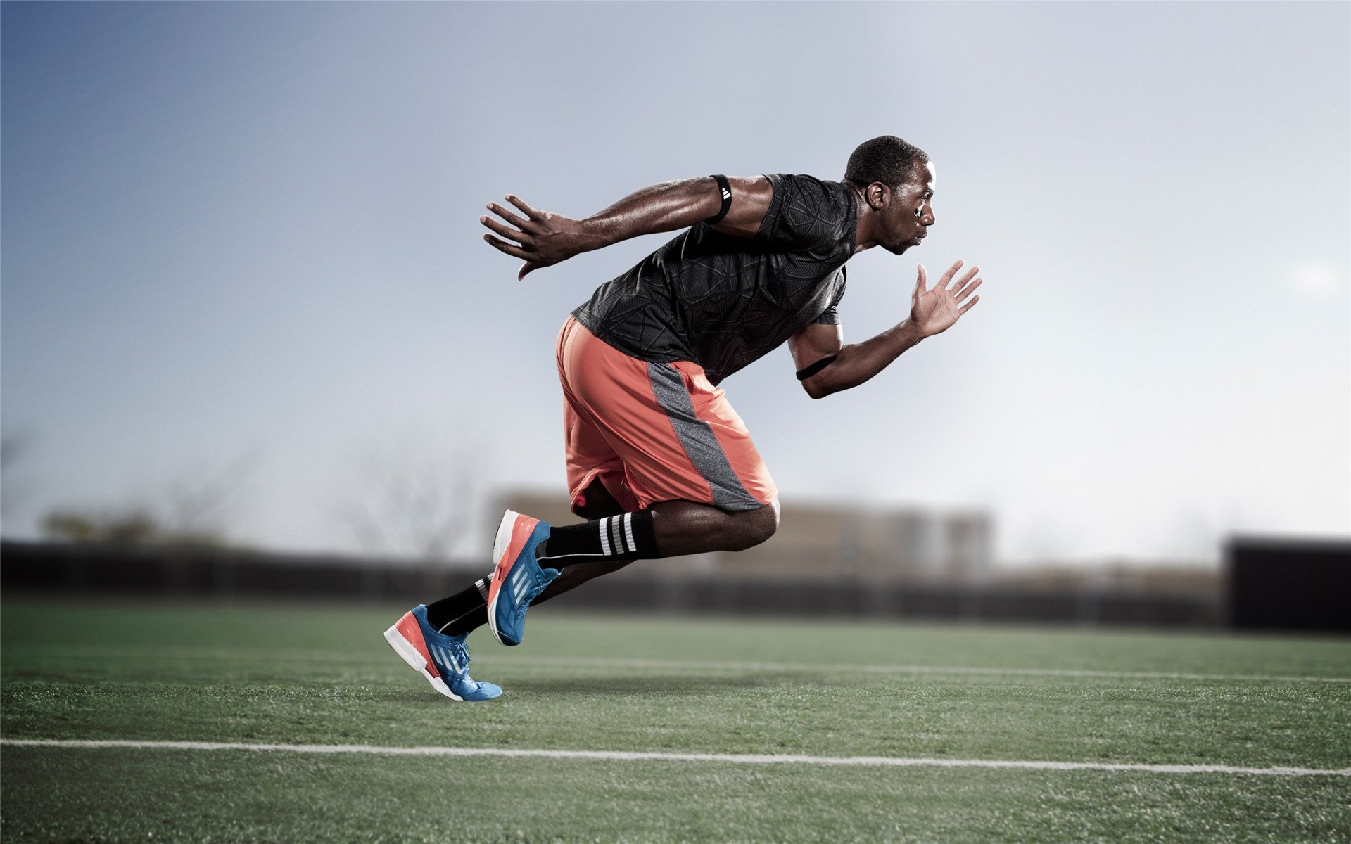 乐动体育官方网站 -本菲卡季后赛大胜川崎前锋，保罗砍下2记关键球，全场沸腾